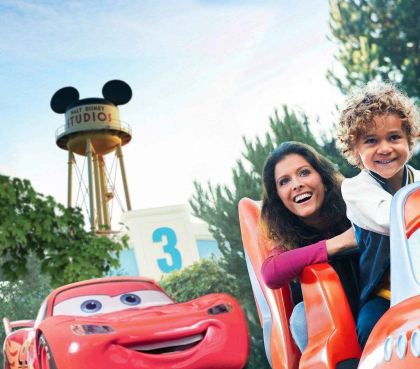 mit dem Shuttlebus zum Disneyland Paris parken