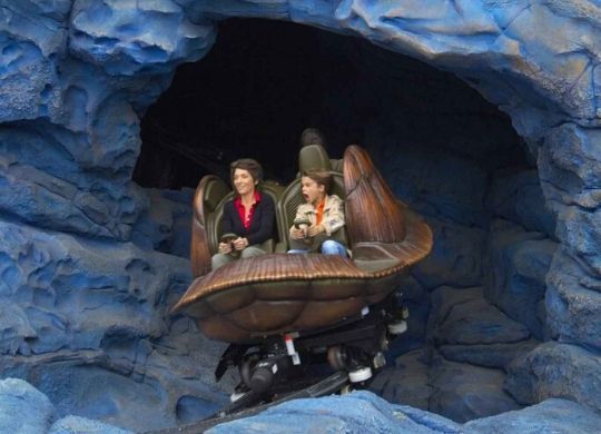 crushs coaster attraktion disneyland paris foto
