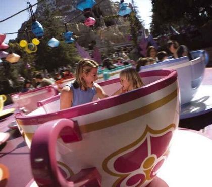 magische Familie Spaß Mad Hatter Tea cups Disneyland Paris Attraktion