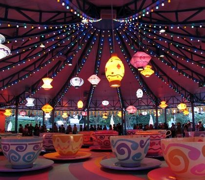 attraktive attraktion mat hatters tea cups disneyland paris