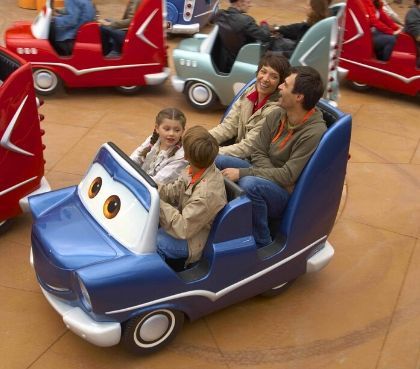 Spass im Cars Quatre Roues Rallye Attraktion