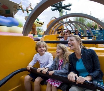 Slinky Dog Zigzag Spin Attraktion Disneyland Paris