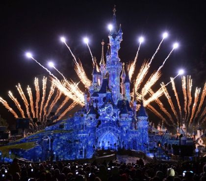 Disney Illumination Show mit Feuerwerk